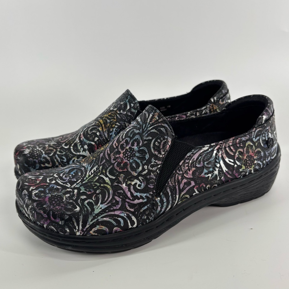 Klogs Footwear Moxy clogs 7 black with tooled rainbow floral pattern